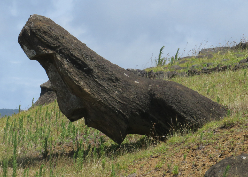 Fallen Moai, Easter Island, Island de Pacua, Chile, South America